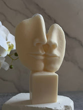 Load image into Gallery viewer, Agaboo Candle - 2 Faces Abstract Candle 7x4in: Clear
