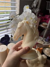 Load image into Gallery viewer, Agaboo Candle - Horse Head Candle 6x4.5in: Unscented / Cream
