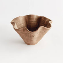 Load image into Gallery viewer, Napa Home &amp; Garden - Wakefield Handmade Wiley Pot #6, Tan
