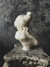 Load image into Gallery viewer, Agaboo Candle - Sculpture Lady: Unscented / Clear
