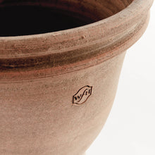 Load image into Gallery viewer, Napa Home &amp; Garden - Wakefield Handmade Dryden Pot #10, Tan
