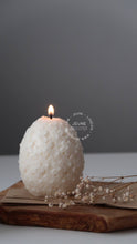 Load image into Gallery viewer, Jeune Home - Easter egg with carved flowers candle |Custom scent &amp; colour: Linen / Unscented
