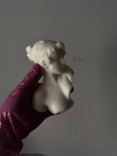 Load image into Gallery viewer, Agaboo Candle - Sculpture Lady: Unscented / Clear
