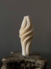Load image into Gallery viewer, Agaboo Candle - Wavy Roman Pillar Swirl Candle 6.25x2.5in: Clear / Unscented
