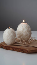 Load image into Gallery viewer, Jeune Home - Easter egg with carved flowers candle |Custom scent &amp; colour: Linen / Unscented
