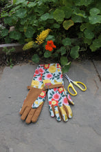 Load image into Gallery viewer, Womanswork - Heirloom Garden Arm Saver Glove
