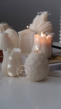 Load image into Gallery viewer, Jeune Home - Easter egg with carved flowers candle |Custom scent &amp; colour: Linen / Unscented
