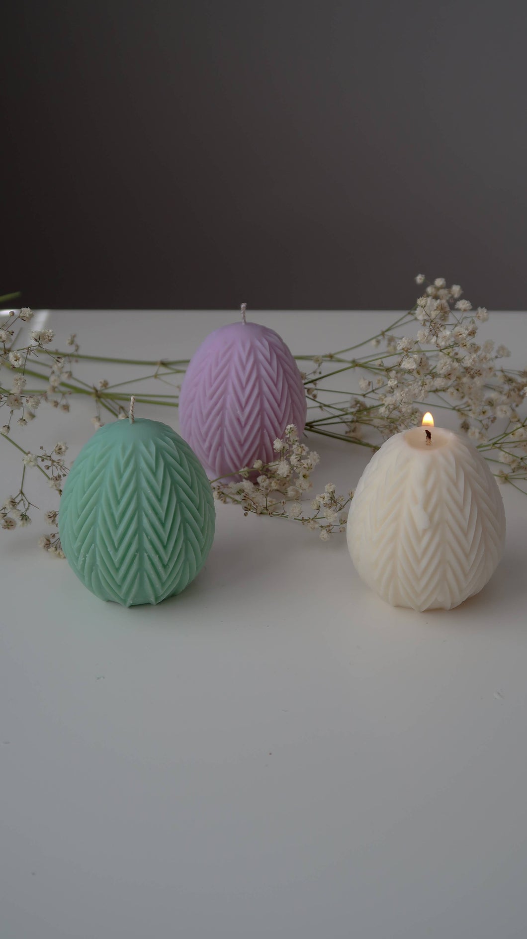 Jeune Home - Easter egg candle with ribbed design | Easter decor: Light blue / unscented